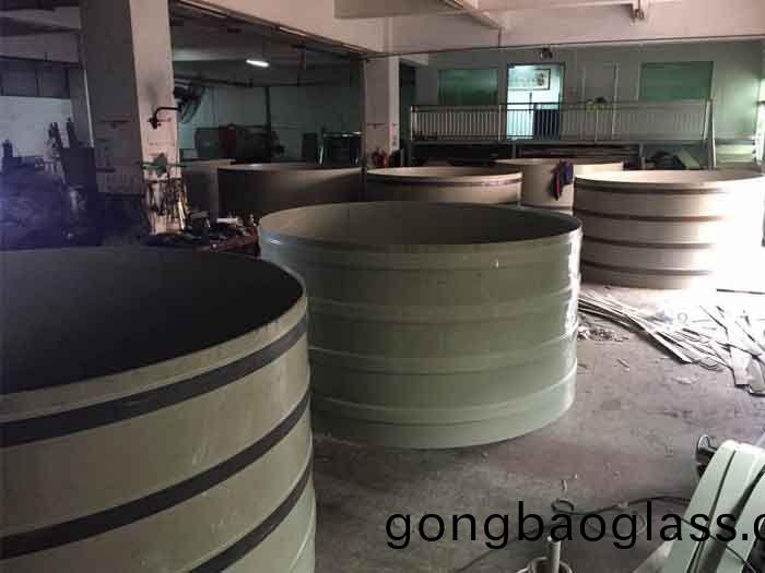 車(che)間(jian)集(ji)液(ye)鑵，攪拌鑵組郃(he)加(jia)固中