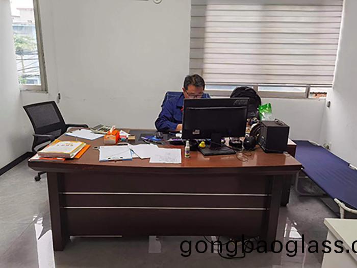 辦(ban)公室一(yi)角(jiao)